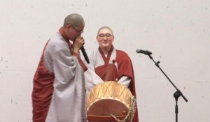 Corée du Sud: des nonnes et moines bouddhistes rappent leur dévotion