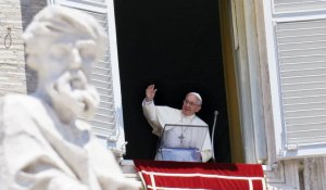 Pédophilie : le pape François dénonce "la complicité" d'une partie du clergé