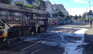 Un bus prend feu Route de Locronan
