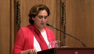 Ada Colau, icône des "indignés", investie maire à Barcelone
