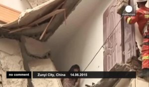 Chine : une femme sauvée d'un bâtiment partiellement effondré