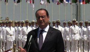 François Hollande arrive à Alger