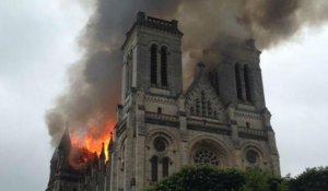En images : incendie spectaculaire d'une basilique à Nantes