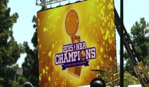 Etats-Unis: Oakland fête le titre NBA des Golden State Warriors