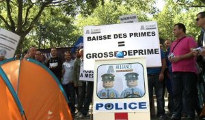Rassemblement de policiers à Paris pour plus de moyens