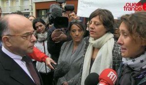 A Rennes, les parents d'élèves du collège Rosa Parks interpellent le ministre de l'Intérieur Cazeneuve