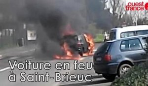 Feu d'une voiture à Saint-Brieuc