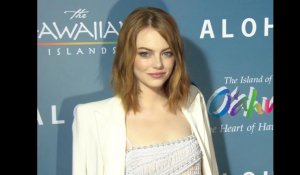 Exclu Vidéo : Emma Stone : envoutante au photocall d'Aloha !