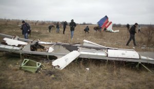 Vol MH17 : les débris évacués vers les Pays-Bas pour être examinés