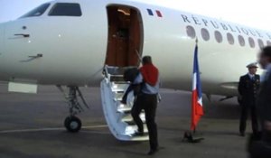 En direct : l'avion des ex-otages a quitté le Niger en direction de Paris