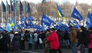 Ukraine: environ 60.000 manifestants pour soutenir le président