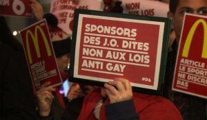JO: rassemblement à Paris contre la discrimination anti-gay