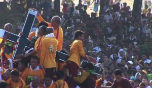 Des millions de Philippins pieds nus à la procession du Nazaréen