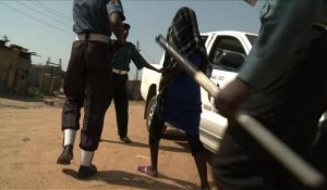 En patrouille avec la police des moeurs au Nigeria