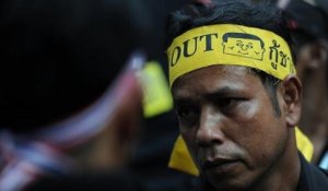 La mobilisation des "chemises jaunes" s'étend à plusieurs villes de la Thaïlande