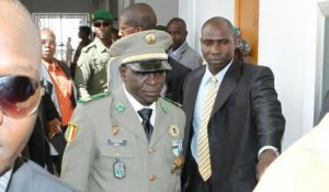 Mali : inculpé de meurtres, le général Sanogo est incarcéré