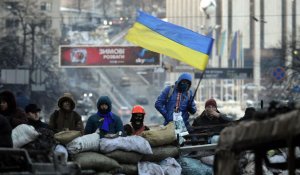 Kiev lâche du lest et abolit les lois anticontestation