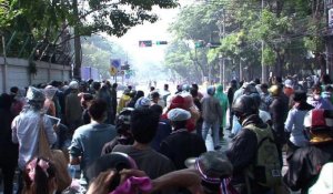 Thaïlande: violente manifestation anti-gouvernementale à Bangkok