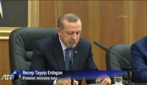 Turquie: Erdogan à Bruxelles pour défendre sa réforme judiciaire