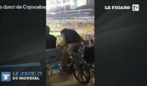 Le (faux) JT du Mondial : un handicapé se lève de son fauteuil en plein match