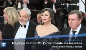 Cannes : la montée des marches de l'équipe du film Mr. Turner