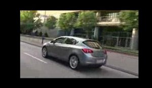 Opel Astra D (2010) : teaser, mise en bouche