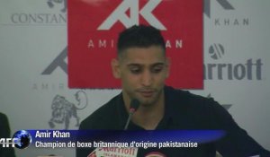 Amir Khan, champion de boxe, promet de l'aide au Pakistan