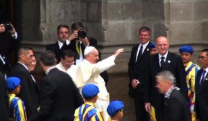 Philippines: le pape François célèbre une messe à la cathédrale de Manille