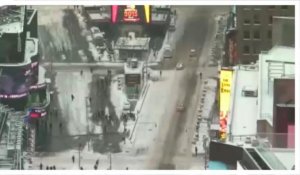 Tempête de neige à New-York : Times Square déserté