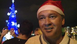 Rio: illumination du traditionnel sapin de Noël flottant