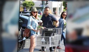 John Legend et Chrissy Teigen entament la semaine en allant faire des courses