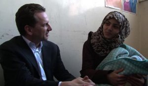 Un responsable de l'ONU rend visite aux réfugiés de Yarmouk