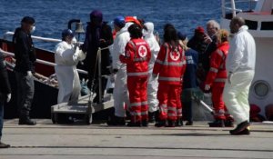 Italie: aucune trace des 400 migrants disparus en mer