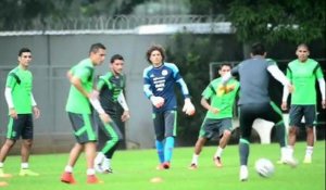 Mondial: le gardien Ochoa, héros du Mexique, à l'entraînement