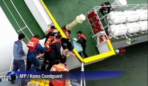Naufrage du ferry: une vidéo montre le capitaine quitter le bateau