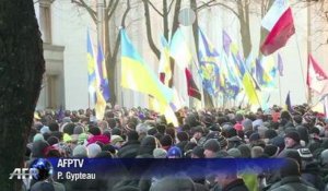 Ukraine: des milliers de manifestants pro-Europe continuent de se mobiliser