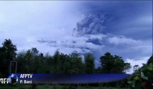 Indonésie: le volcan Merapi en éruption sur l'île de Java