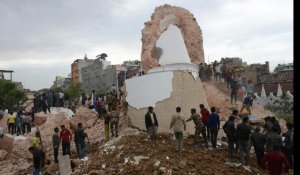 En images : les temples centenaires de Katmandou en ruines après le séisme