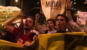 Brésil: manifestations sociales violentes contre le coût de la vie