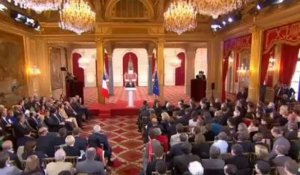Hollande: "vous me demandez de trancher des têtes!"