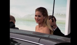 Exclu Vidéo : Cannes 2015 : Doutzen Kroes, splendide à la sortie du Martinez !