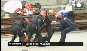 Les séparatistes basques manifestent en perruques