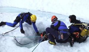 Entraînement en eaux glacées - Le PGHM sur le lac de Capitello