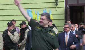Ukraine: le président Porochenko en visite à Marioupol