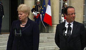 Espionnage américain: Hollande prône une "position coordonnée"