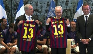 Les stars du Barça "messagers de la paix" en Israël