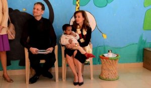 Inde: Valérie Trierweiler dans un foyer pour enfants