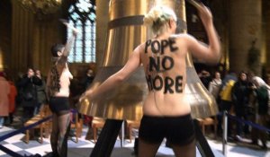 Seins nus à Notre Dame pour "fêter le départ du pape"