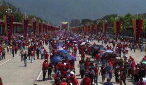 Chavez: des milliers de Vénézuéliens veulent voir son corps