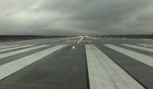 Deuxième aéroport de Varsovie : à peine ouvert, déjà fermé !